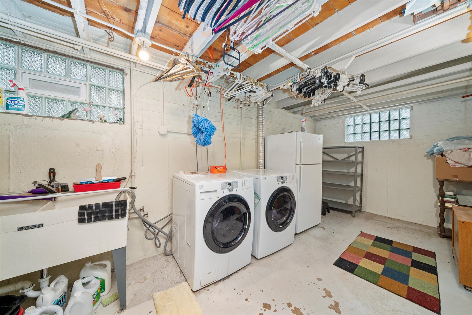 6022 S Rutherford Avenue