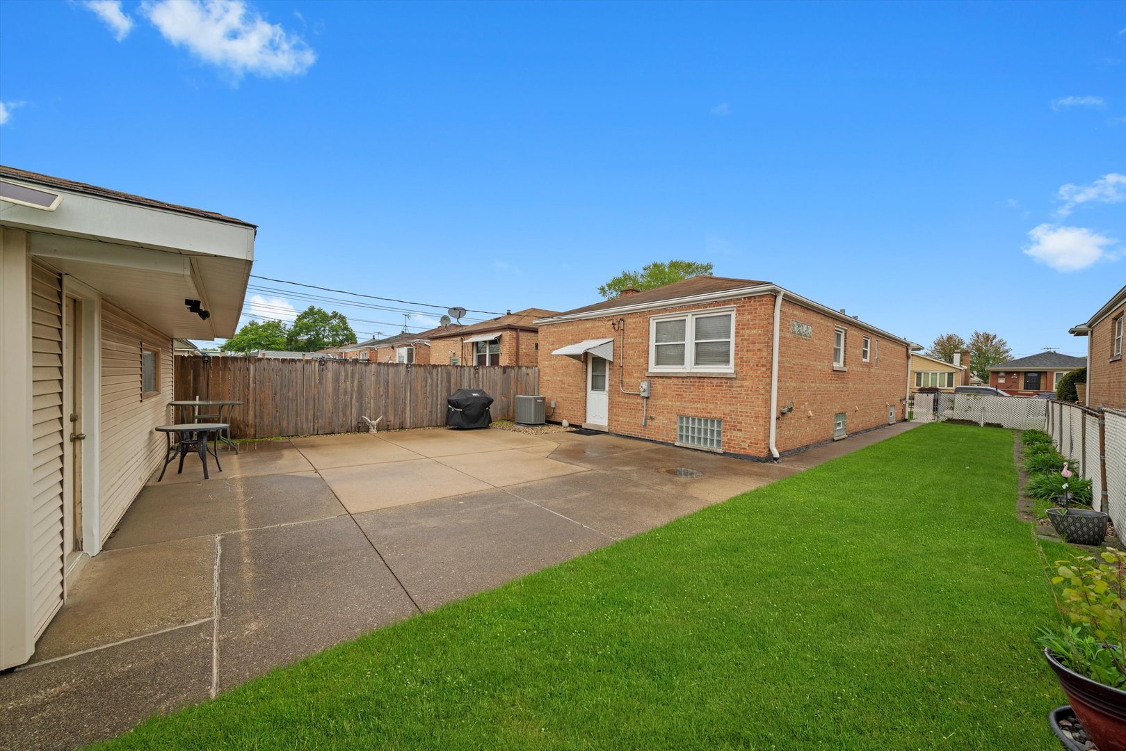 6022 S Rutherford Avenue