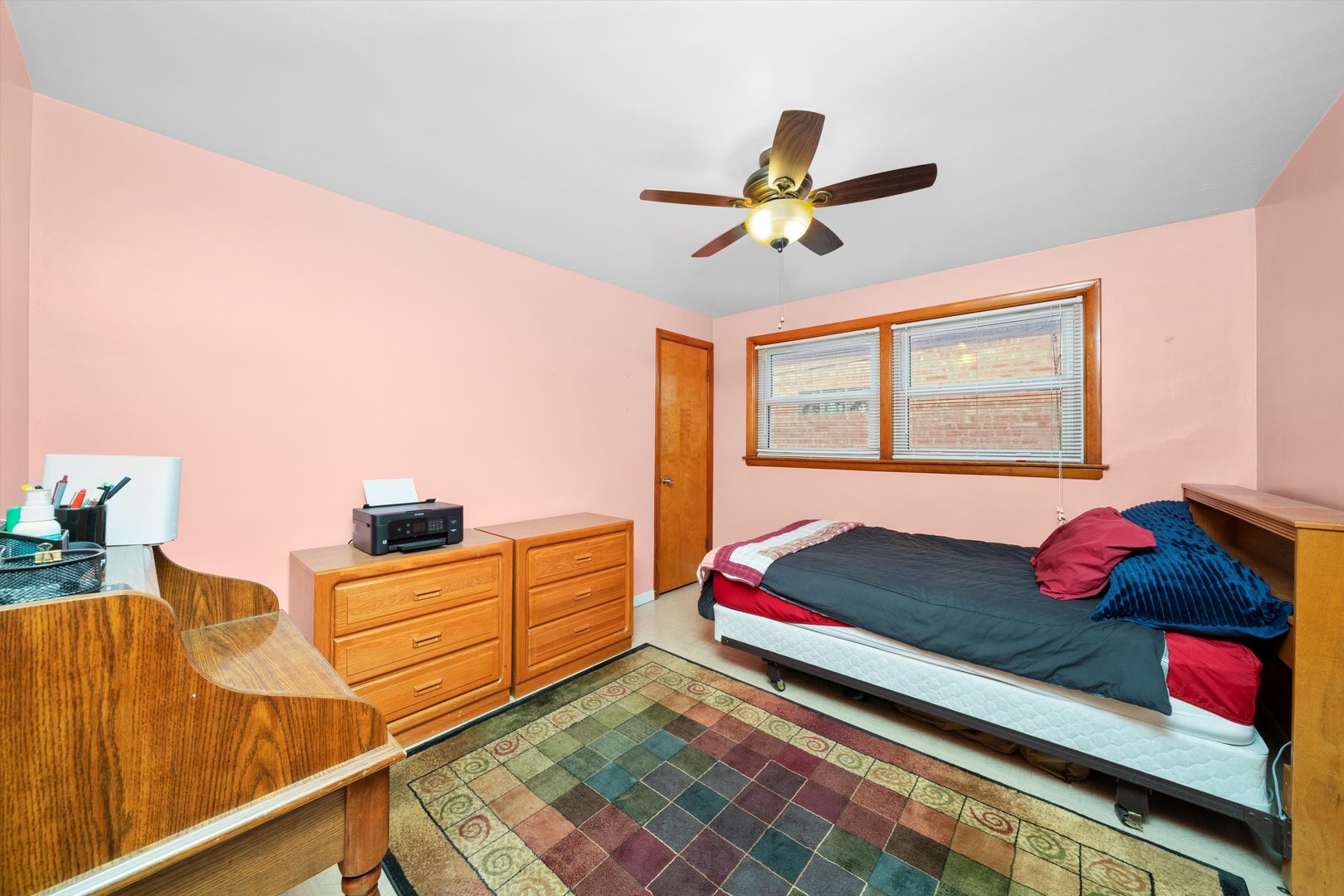 6022 S Rutherford Avenue