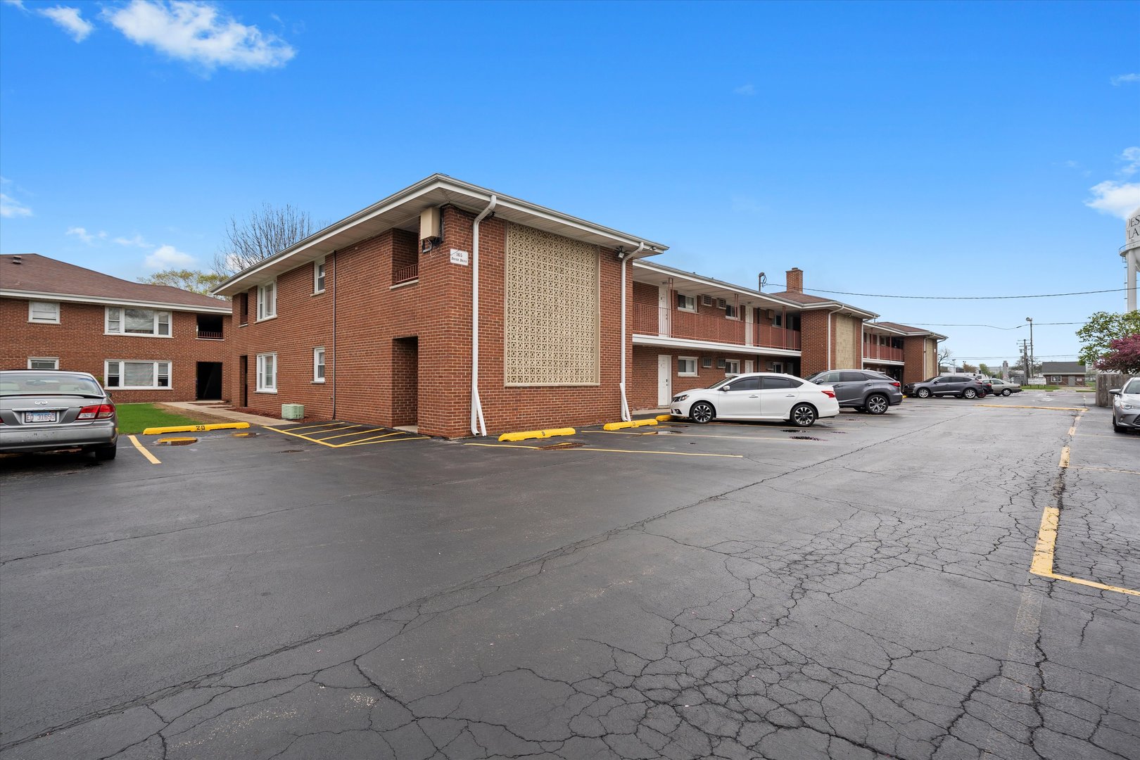 165 DOVER Drive Unit: 3