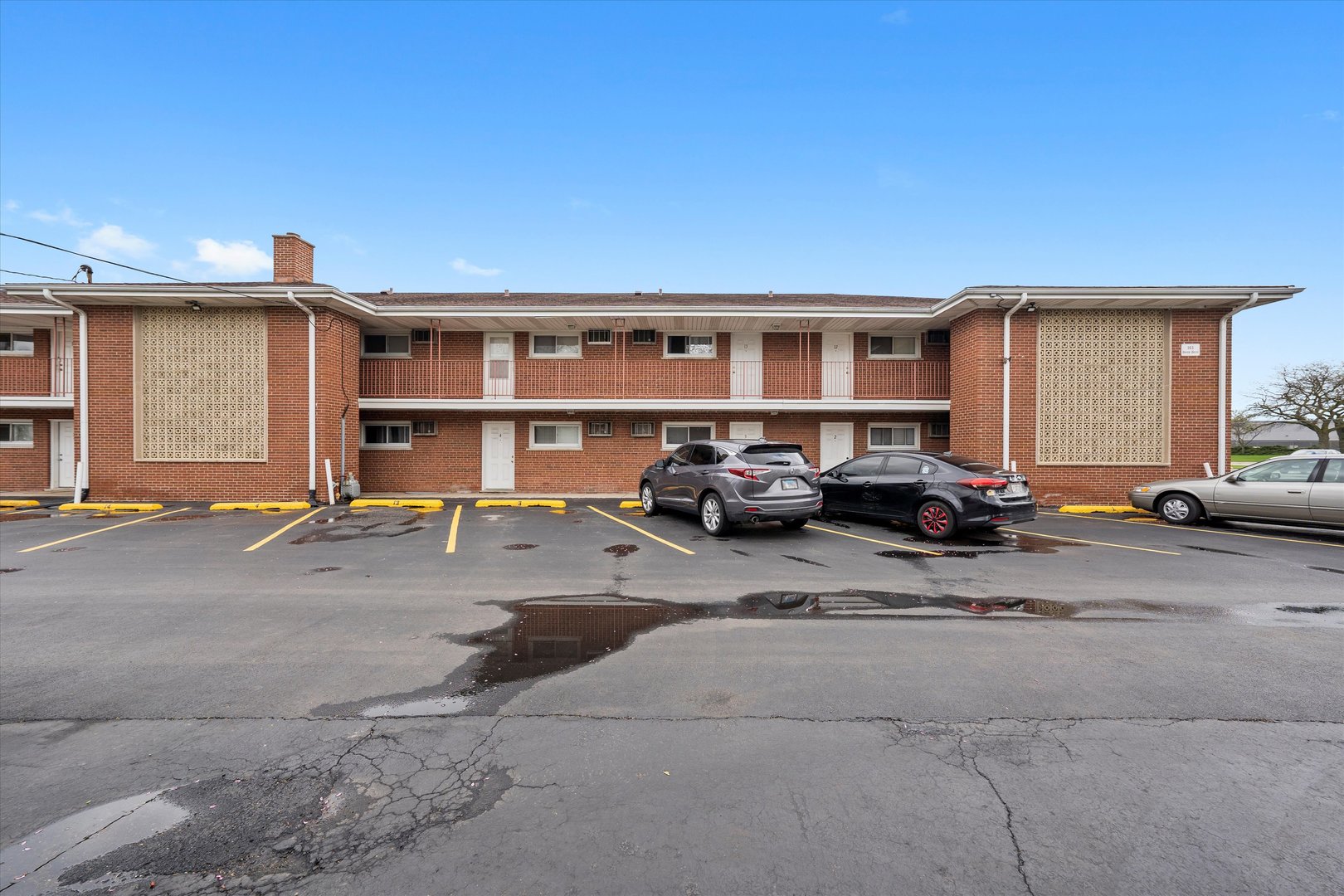 165 DOVER Drive Unit: 3