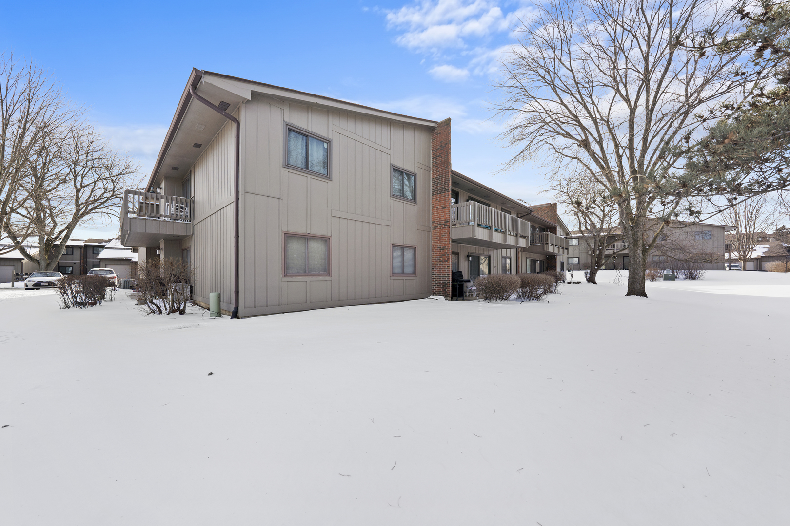 29W440 Emerald Green Drive Unit: G