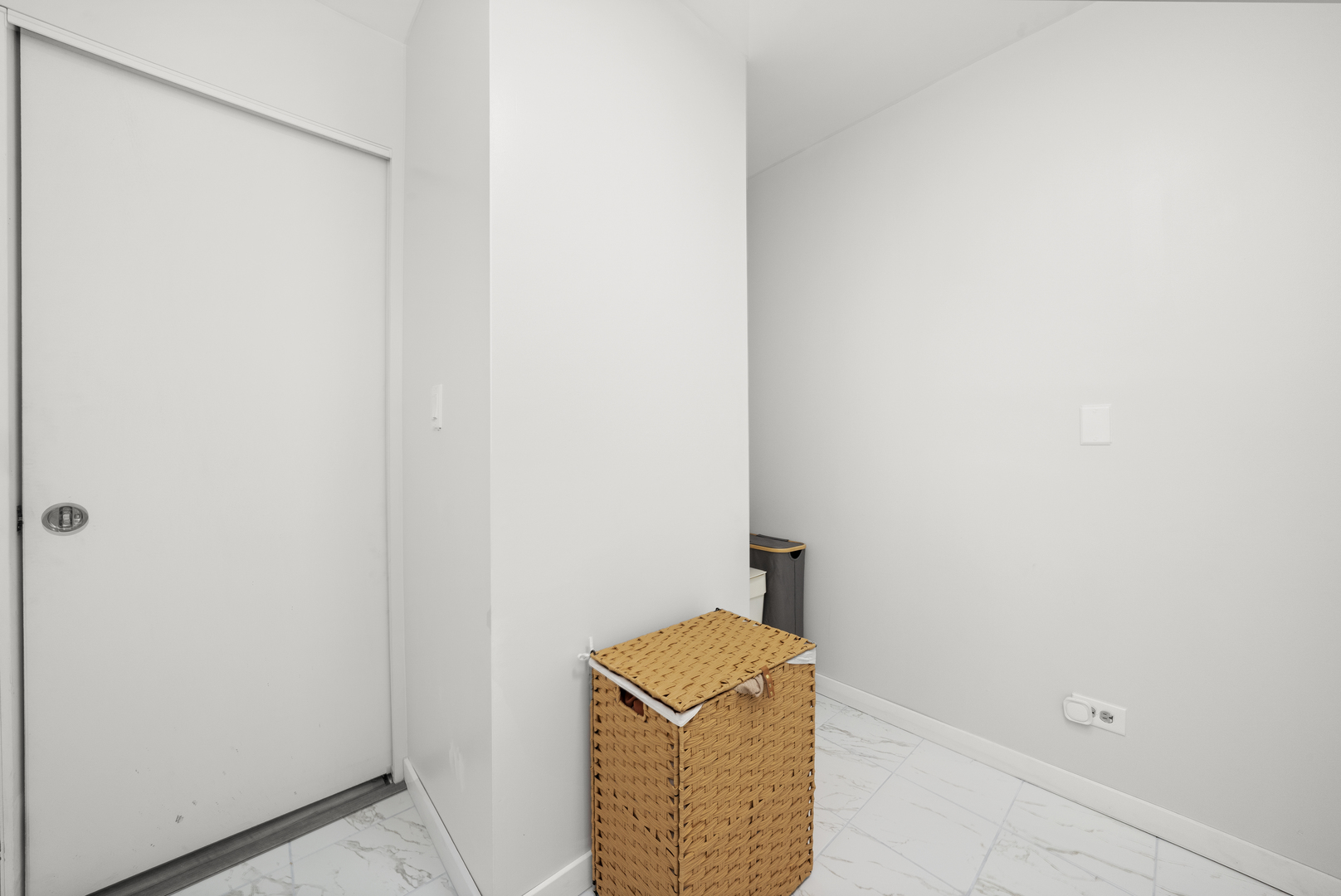 29W440 Emerald Green Drive Unit: G