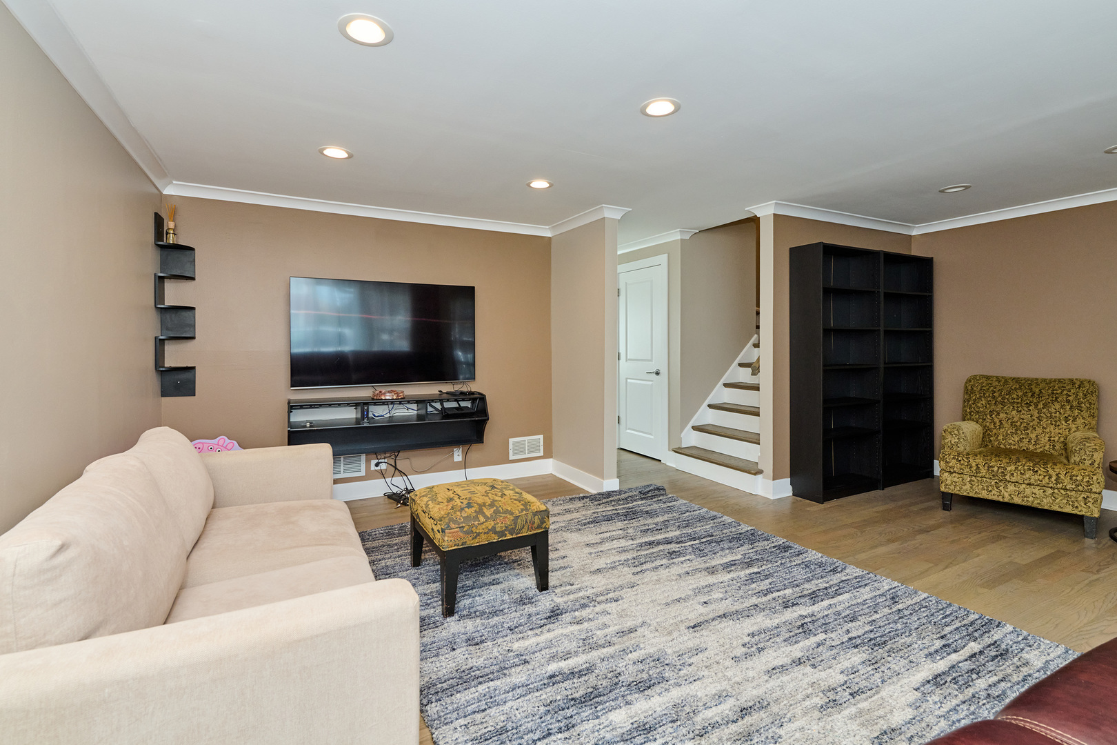 926 N Boxwood Drive Unit: B