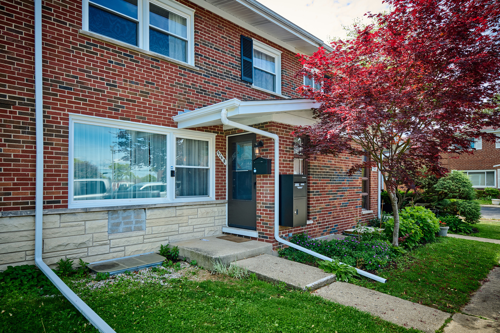 926 N Boxwood Drive Unit: B