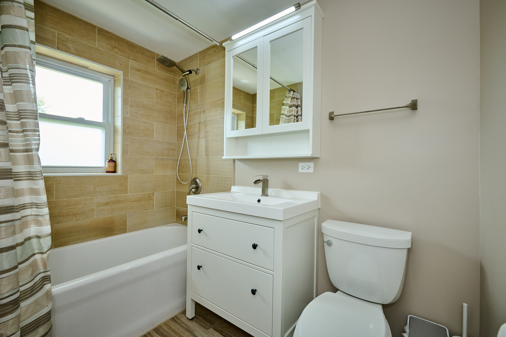 926 N Boxwood Drive Unit: B