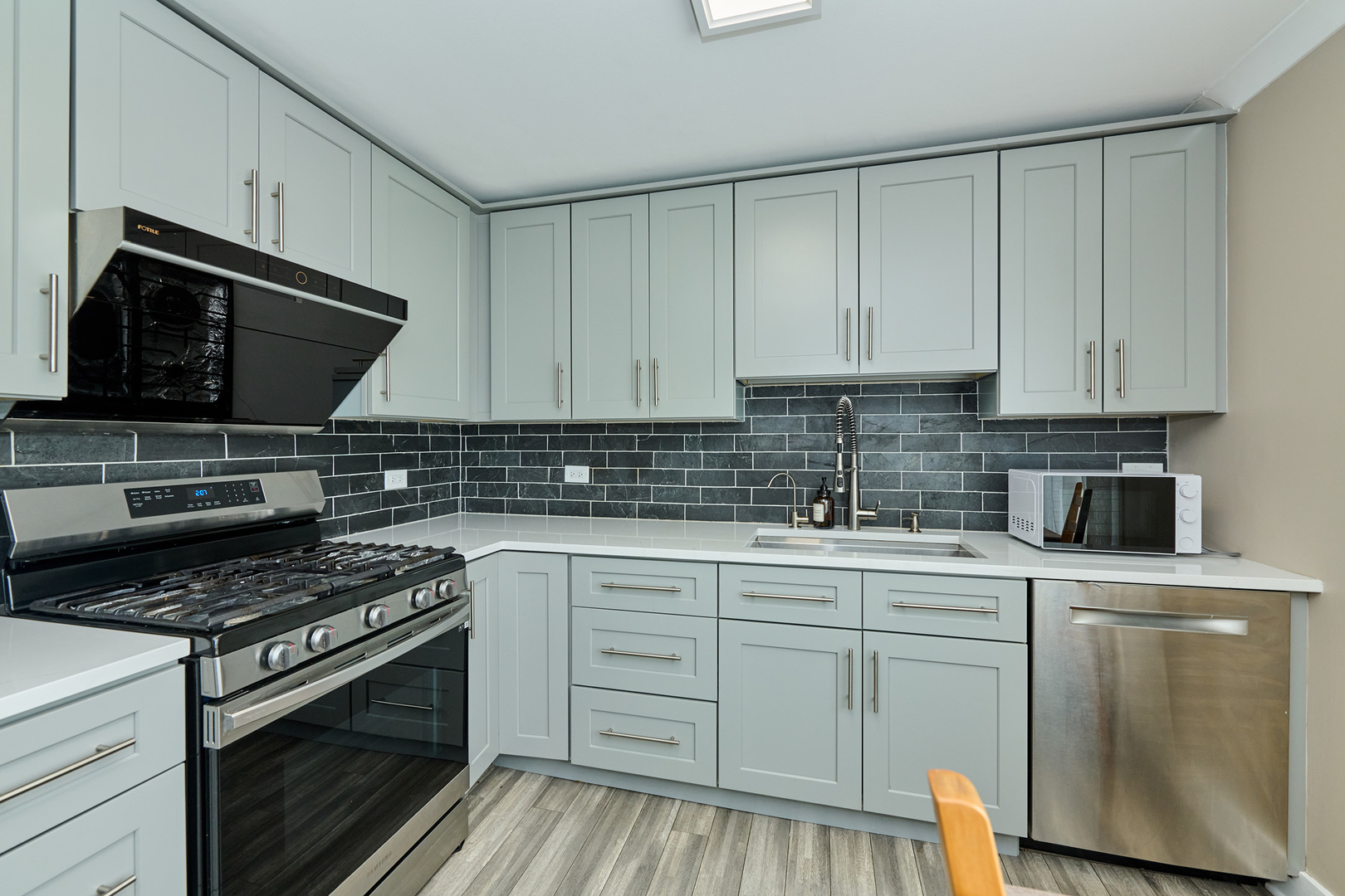 926 N Boxwood Drive Unit: B
