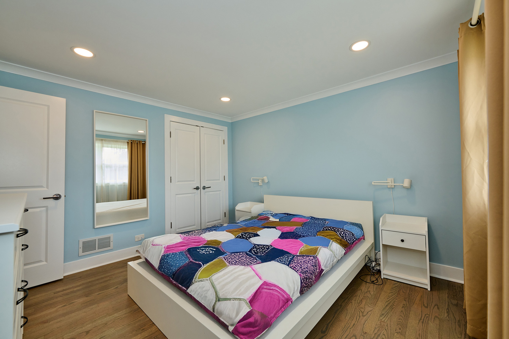 926 N Boxwood Drive Unit: B
