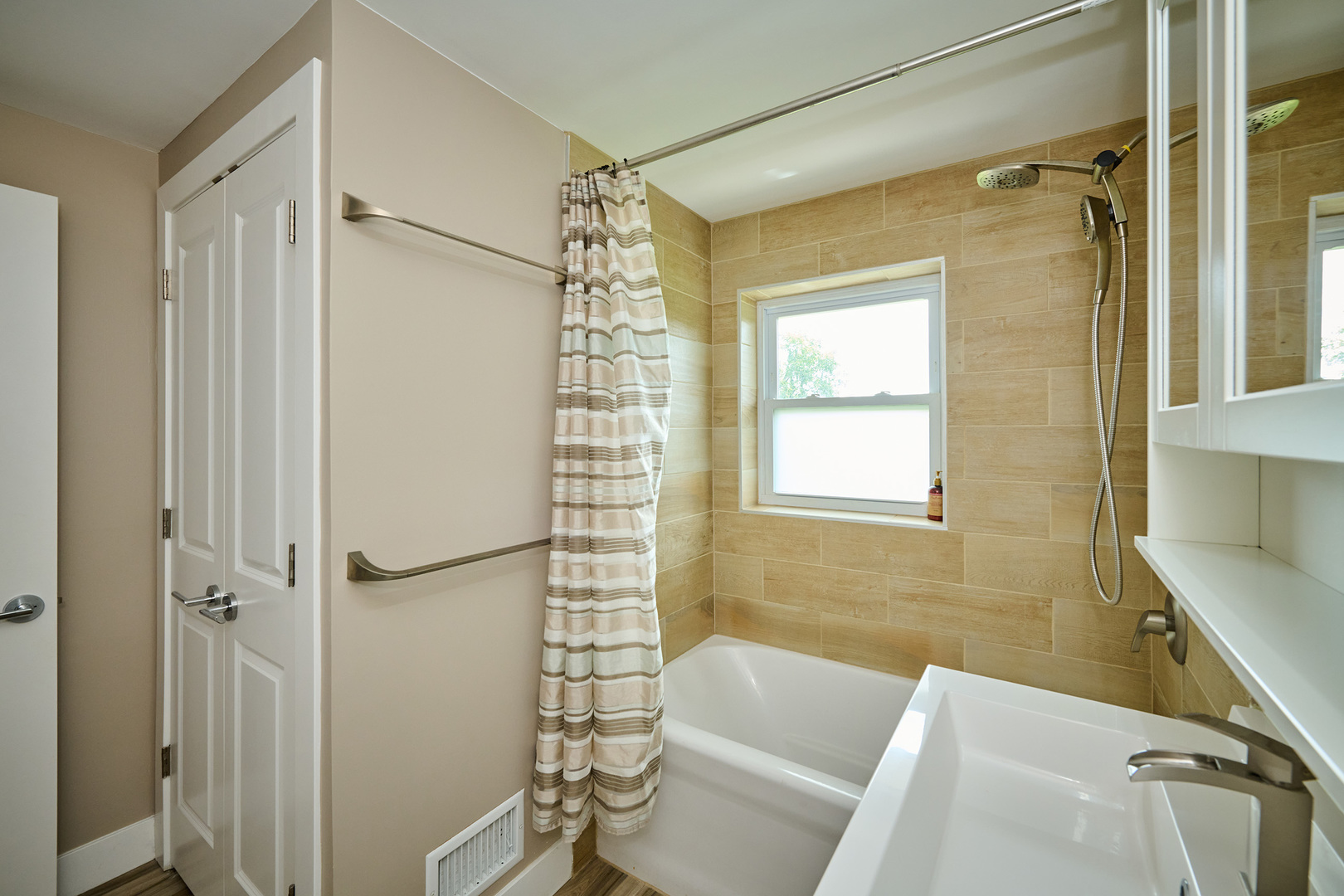 926 N Boxwood Drive Unit: B