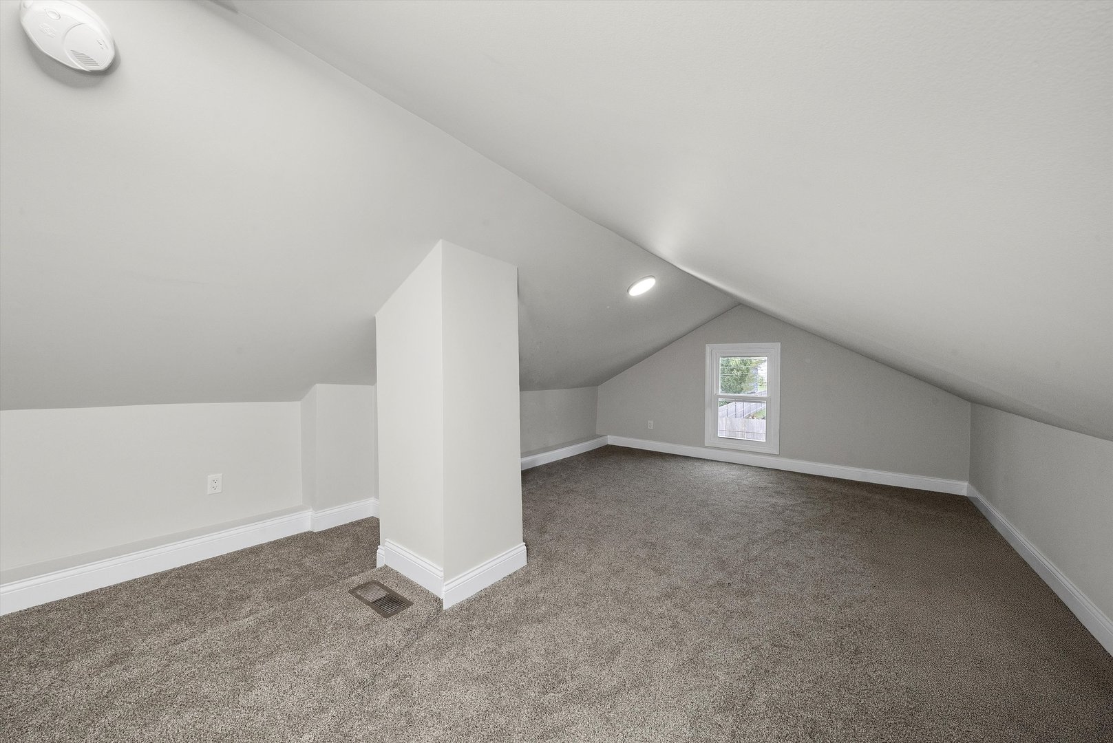 1326 N Poplar Avenue