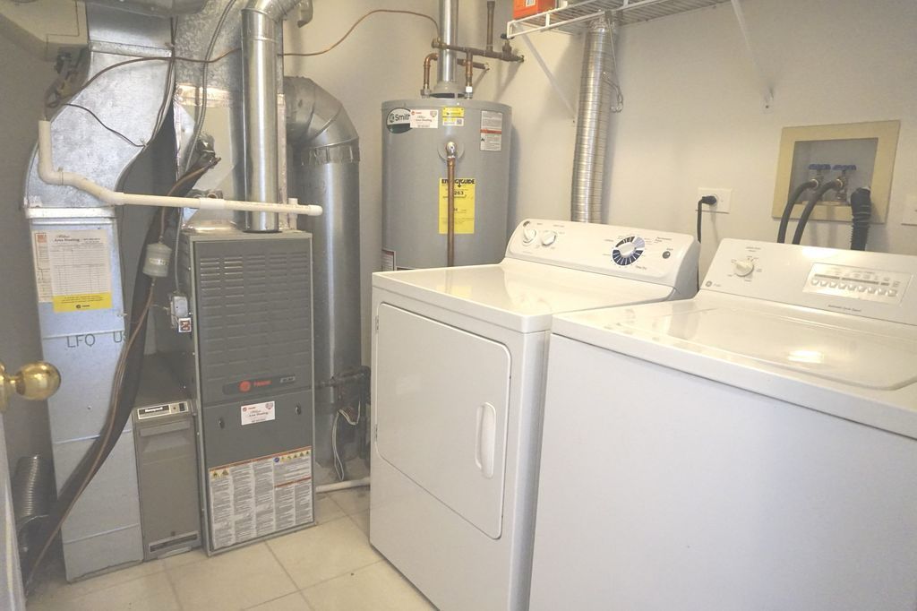 1382 Redbridge Court