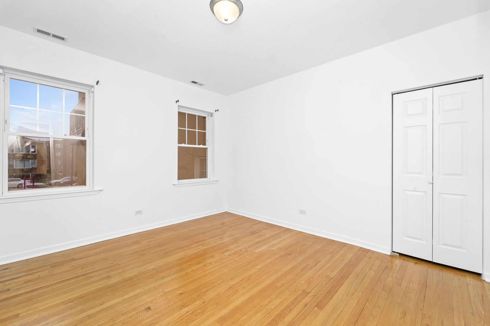 2414 W Bryn Mawr Avenue Unit: 1W