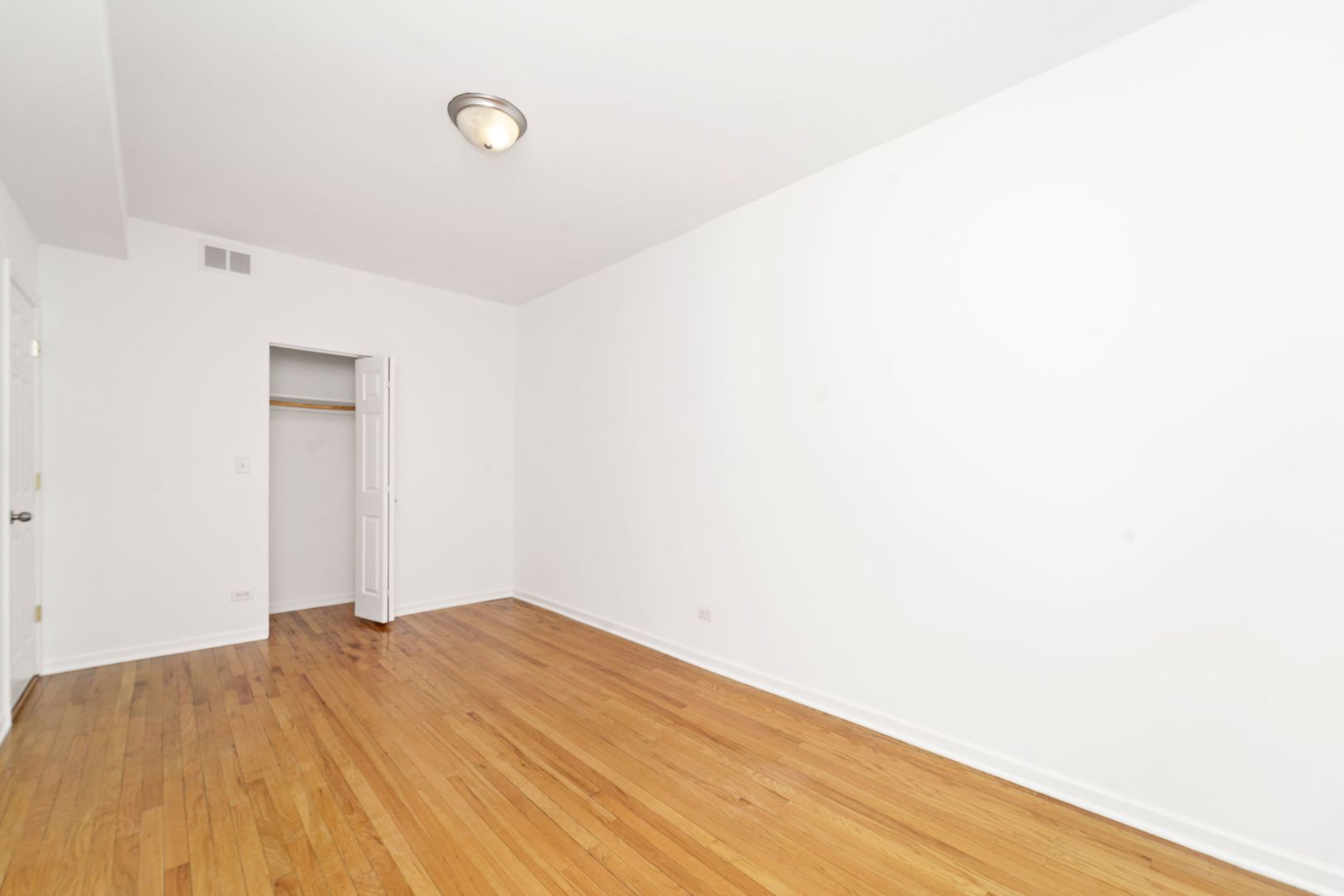 2414 W Bryn Mawr Avenue Unit: 1W