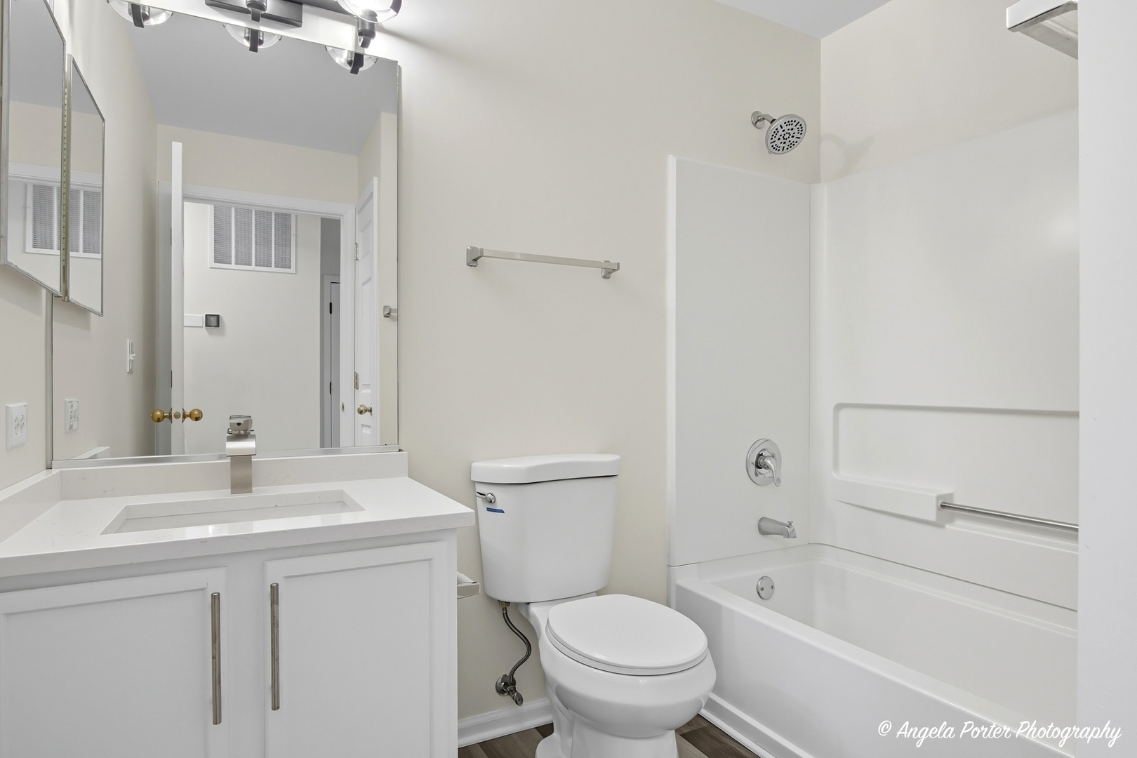 924 N Village Drive Unit: 2