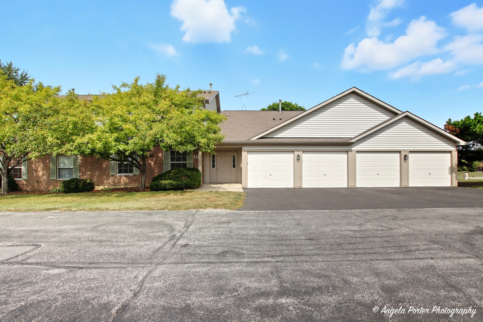 924 N Village Drive Unit: 2