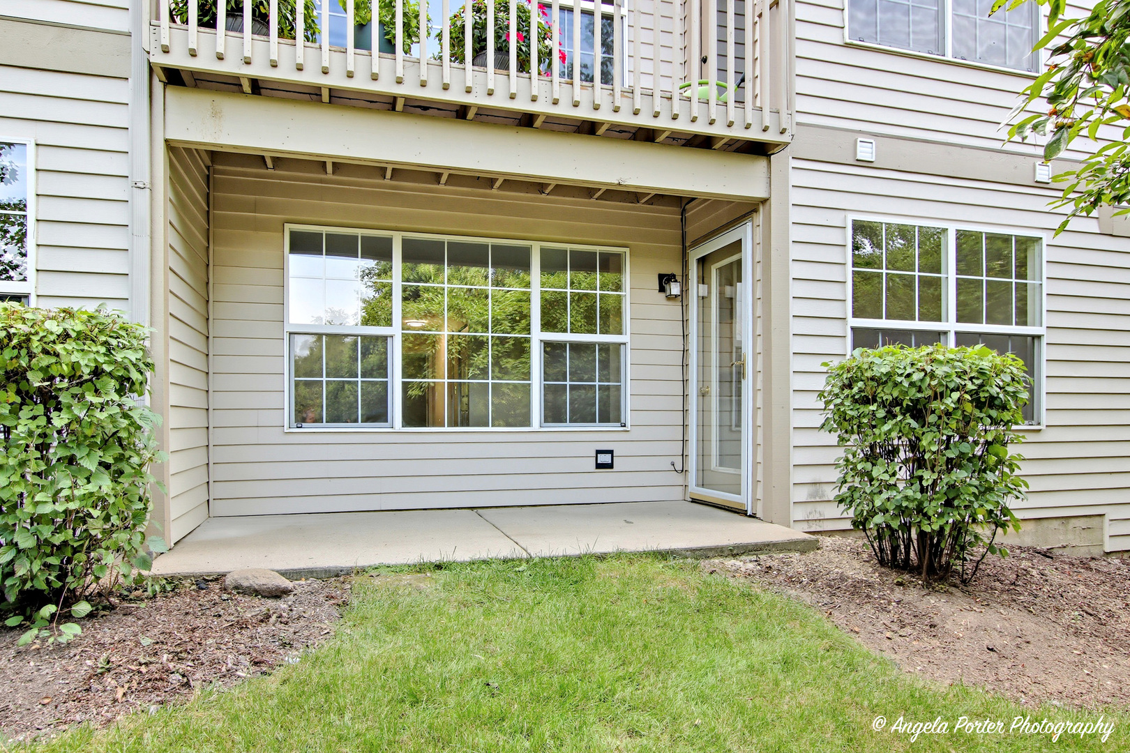 924 N Village Drive Unit: 2