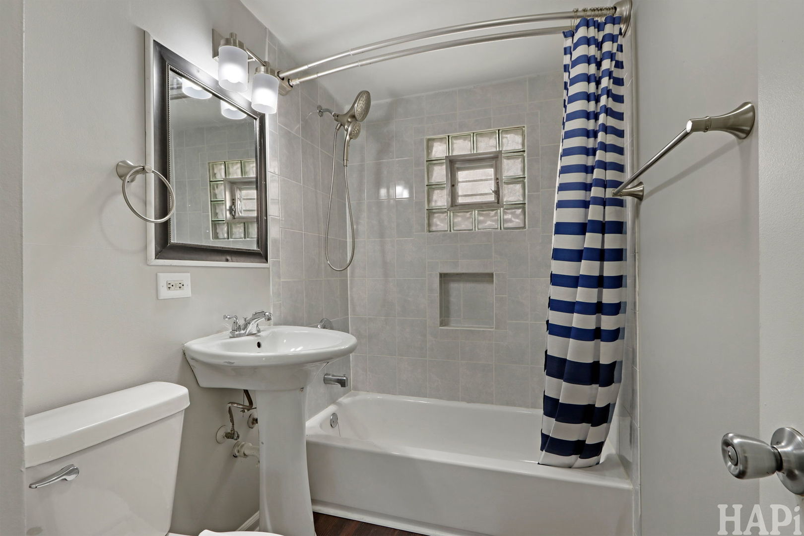 1310 N Poplar Avenue