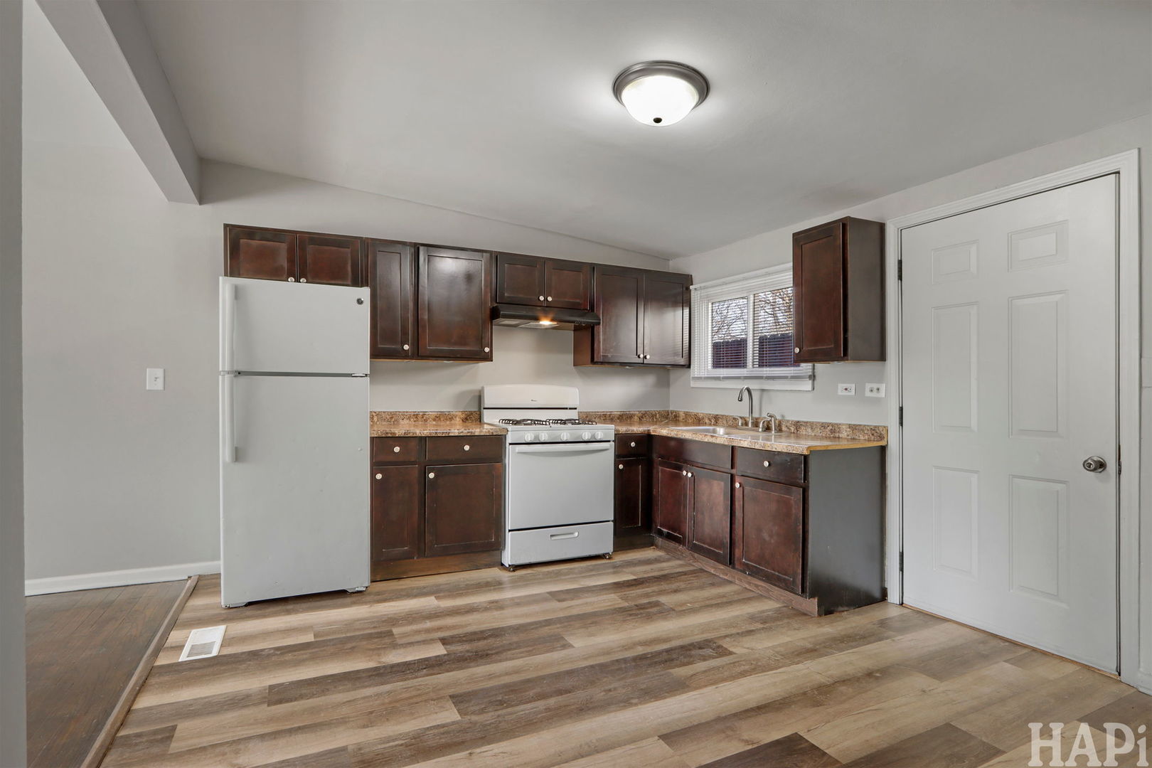 1310 N Poplar Avenue