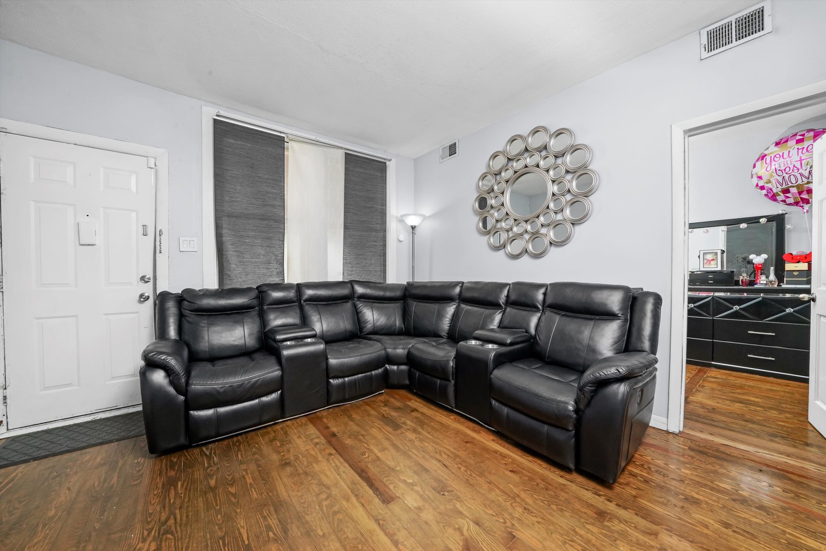 5512 W WRIGHTWOOD Avenue