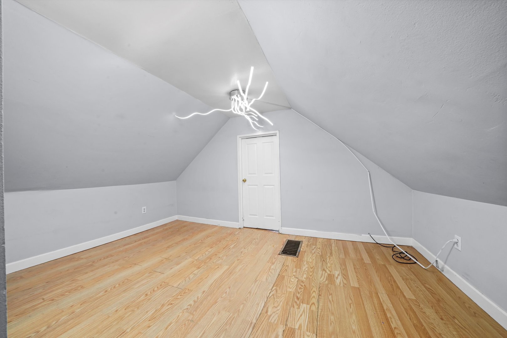 5512 W WRIGHTWOOD Avenue