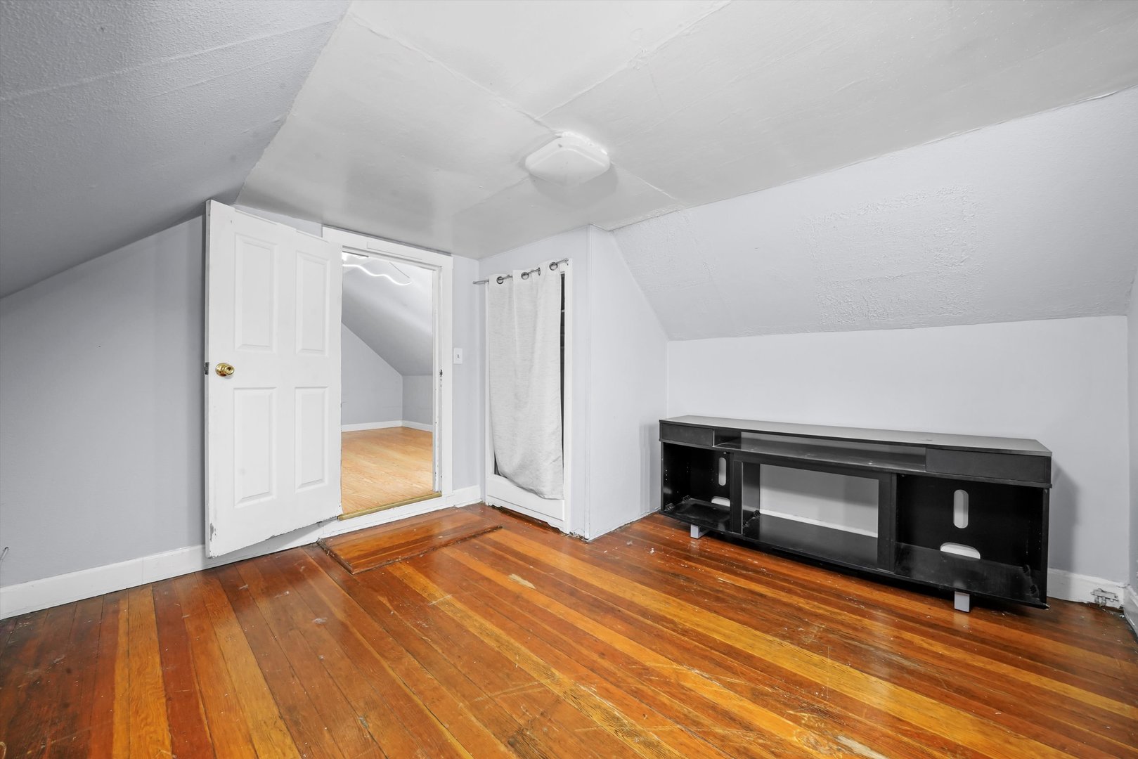 5512 W WRIGHTWOOD Avenue