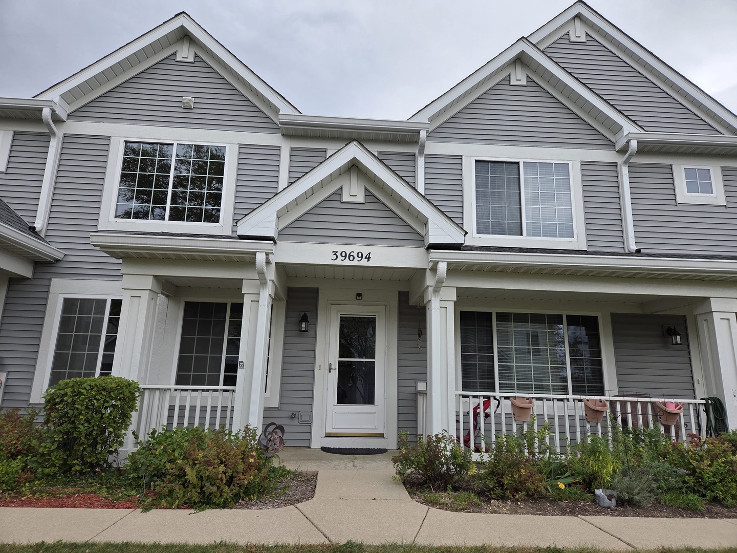 39694 N Warren Lane N Unit: 39694