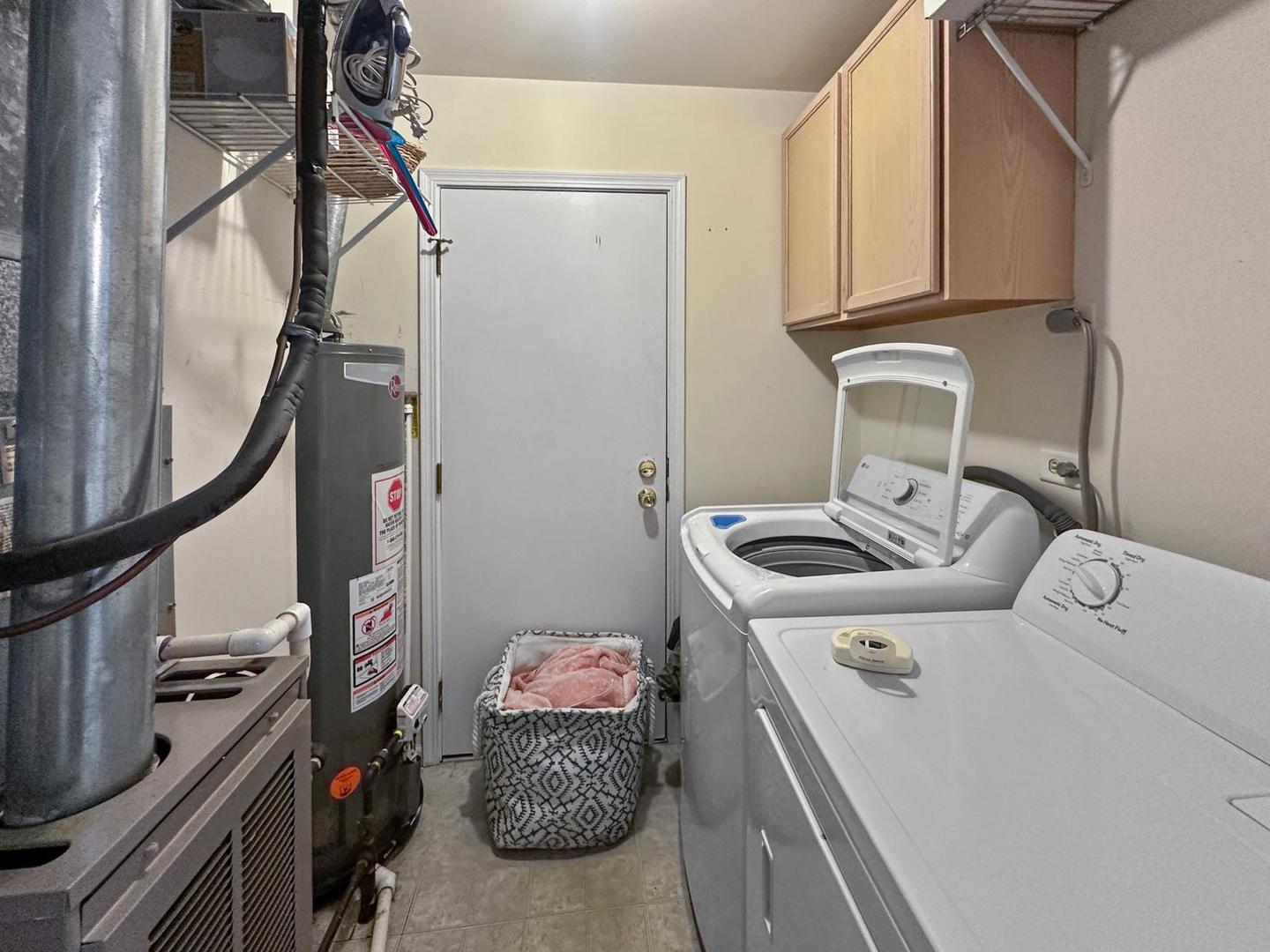 209 W Court of Shorewood Unit: 3A