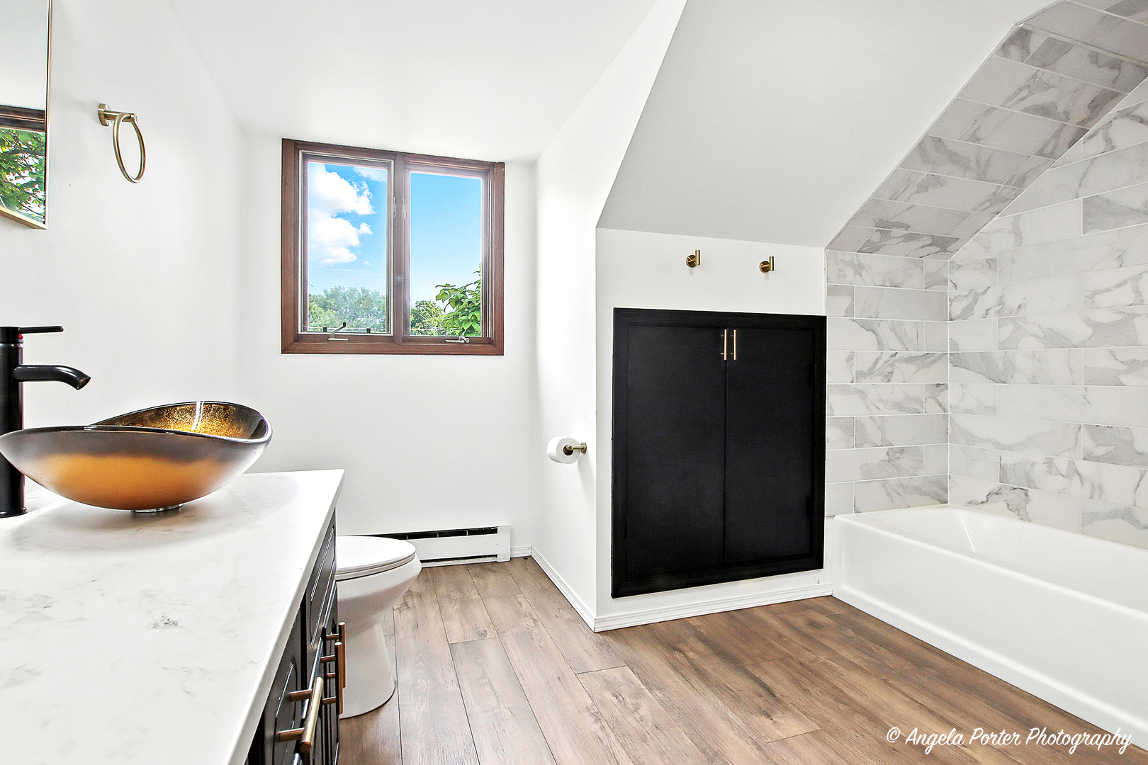 2100 Edina Boulevard