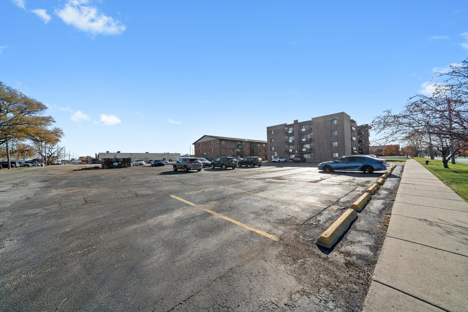 7945 S Oketo Avenue Unit: 404