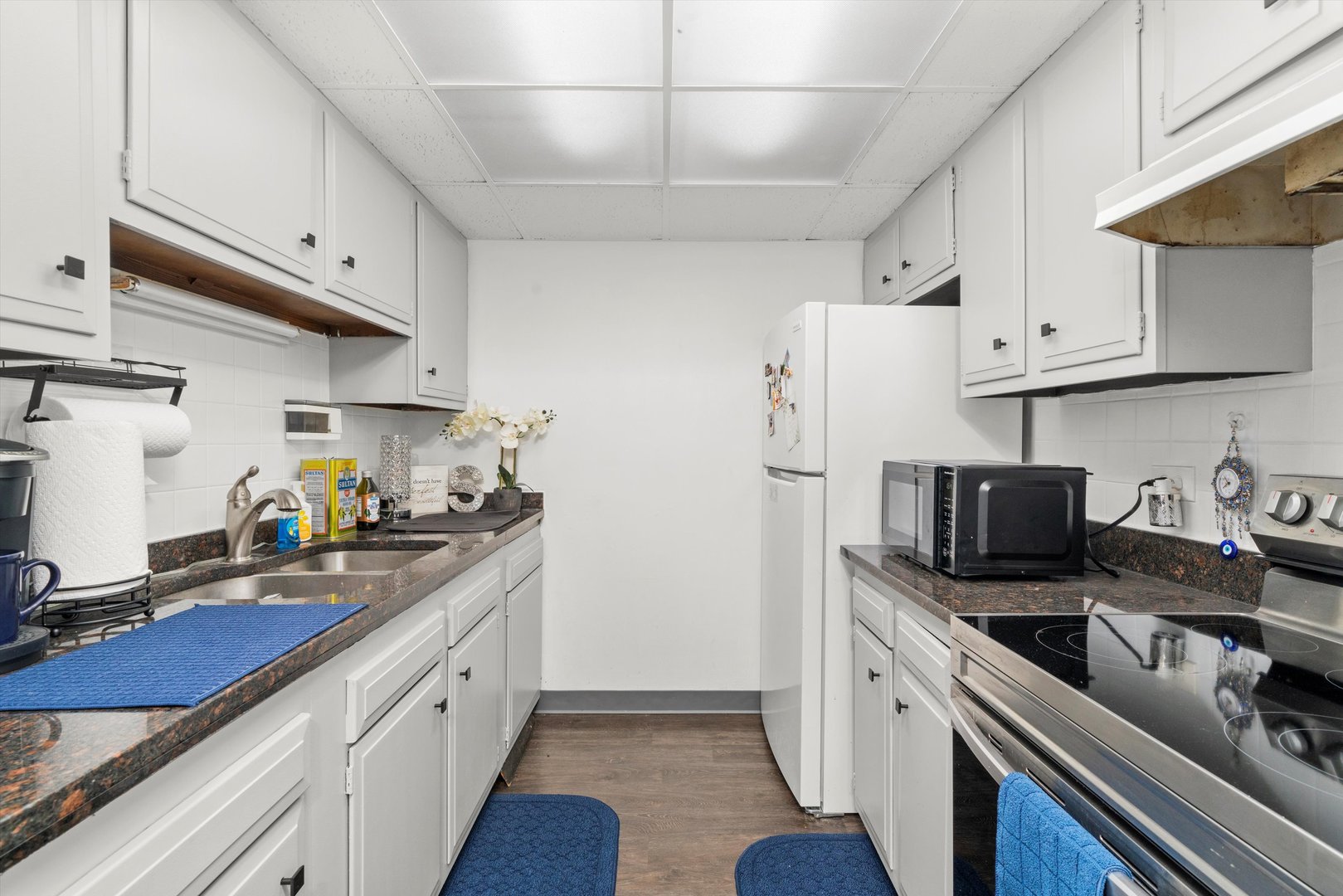 7945 S Oketo Avenue Unit: 404