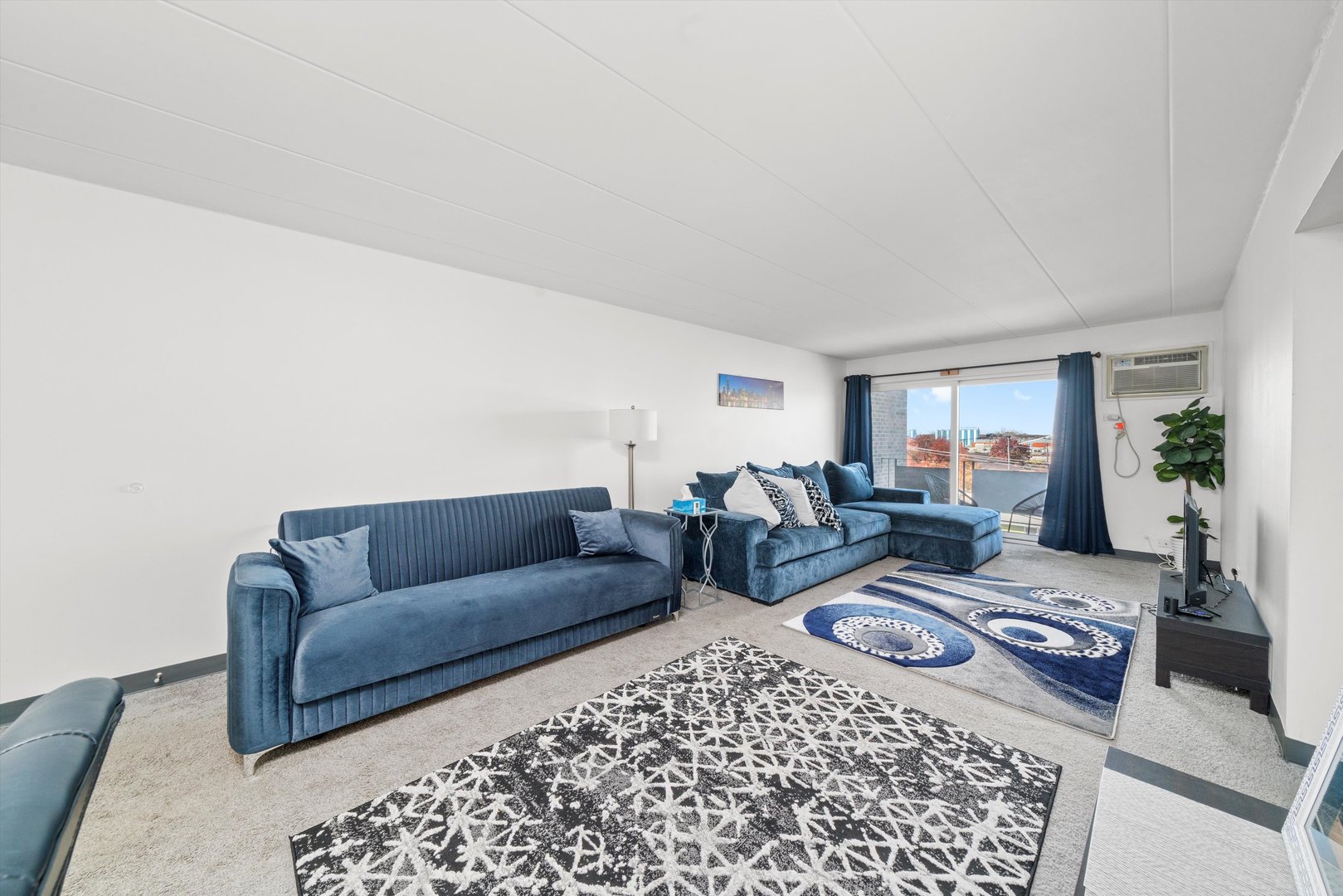 7945 S Oketo Avenue Unit: 404