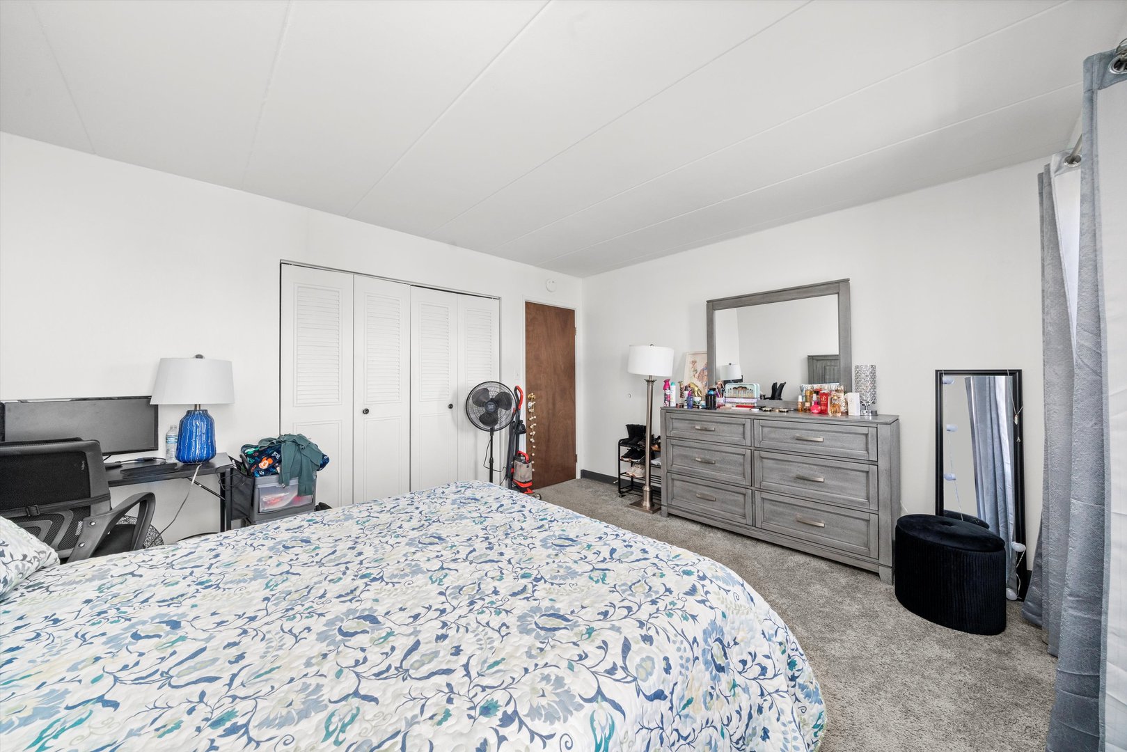 7945 S Oketo Avenue Unit: 404