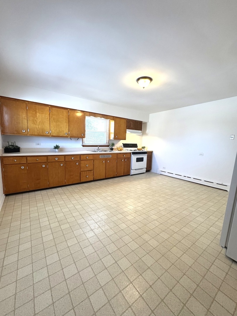 1915 Seymour Avenue Unit: 2