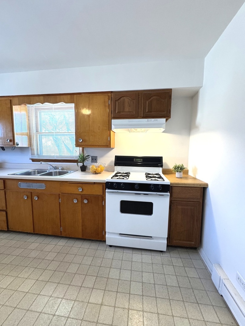 1915 Seymour Avenue Unit: 2