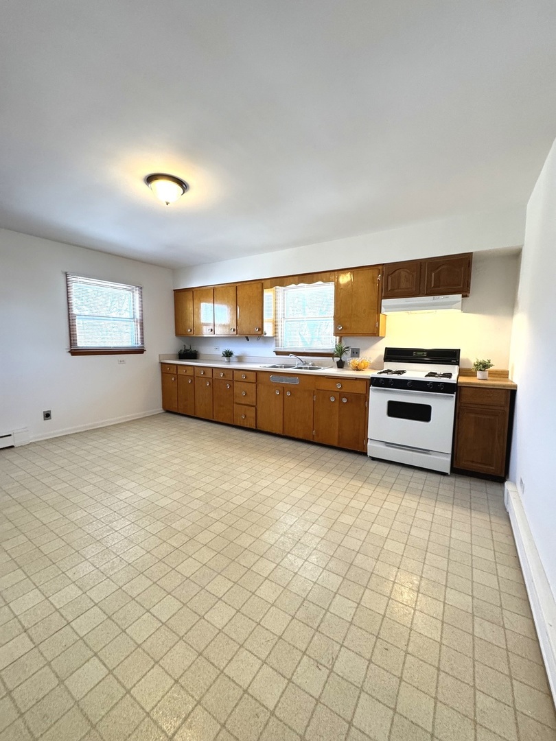 1915 Seymour Avenue Unit: 2