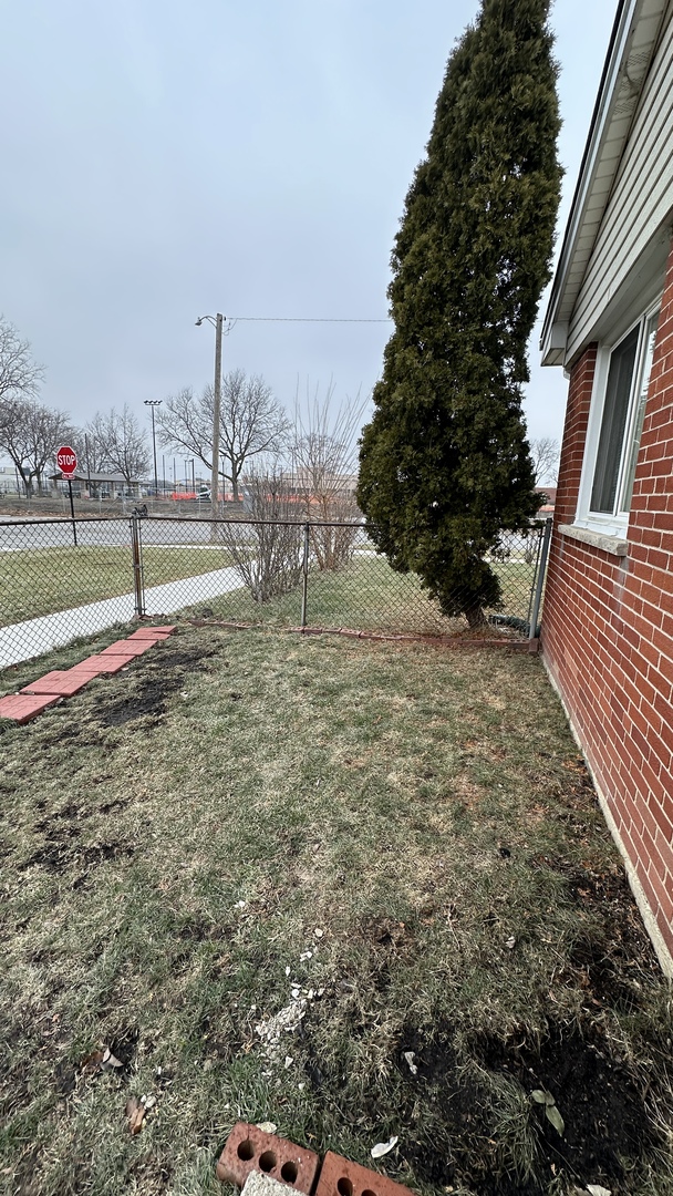 9067 N Clifton Avenue