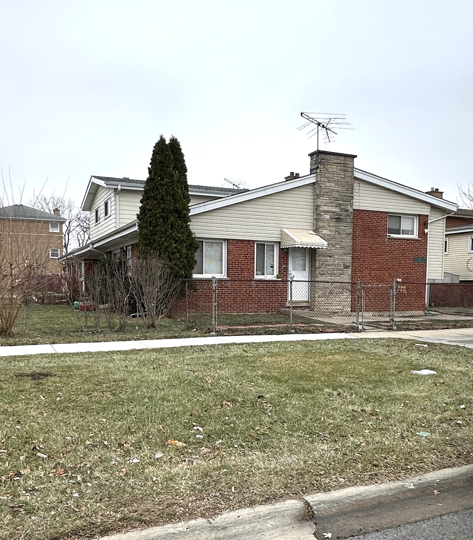 9067 N Clifton Avenue