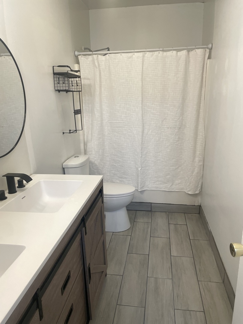 1512 Henry Place
