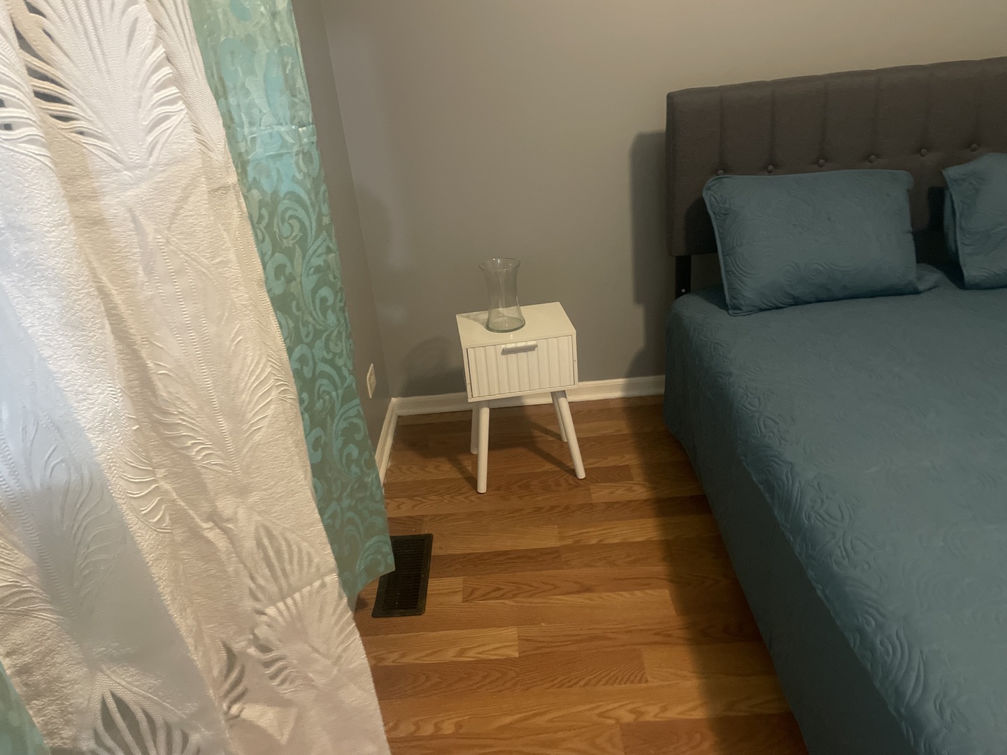 1512 Henry Place