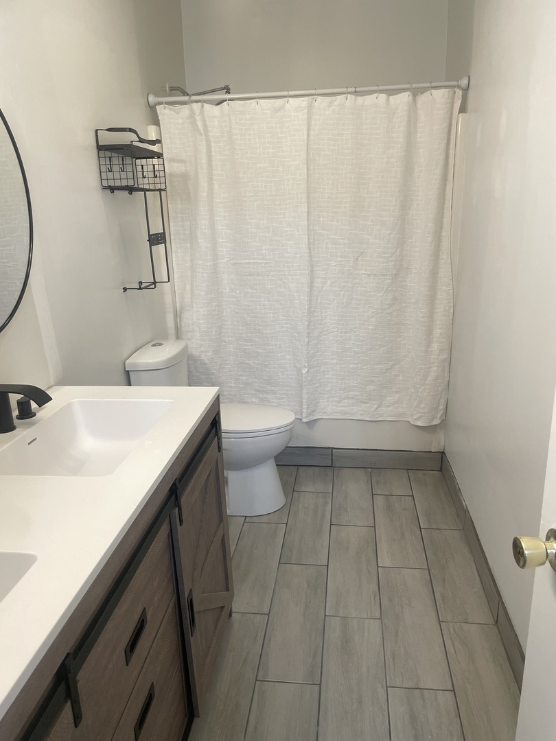 1512 Henry Place