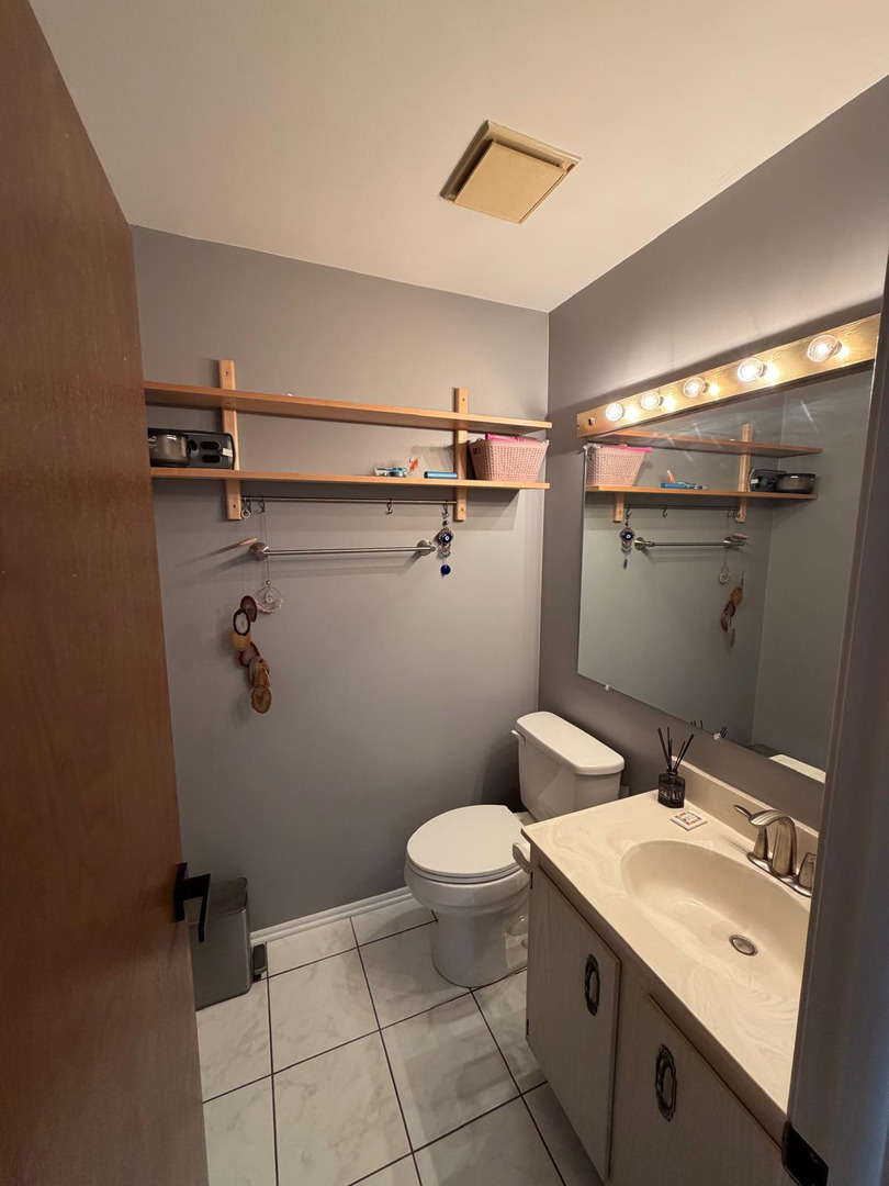 15 Constitution Court