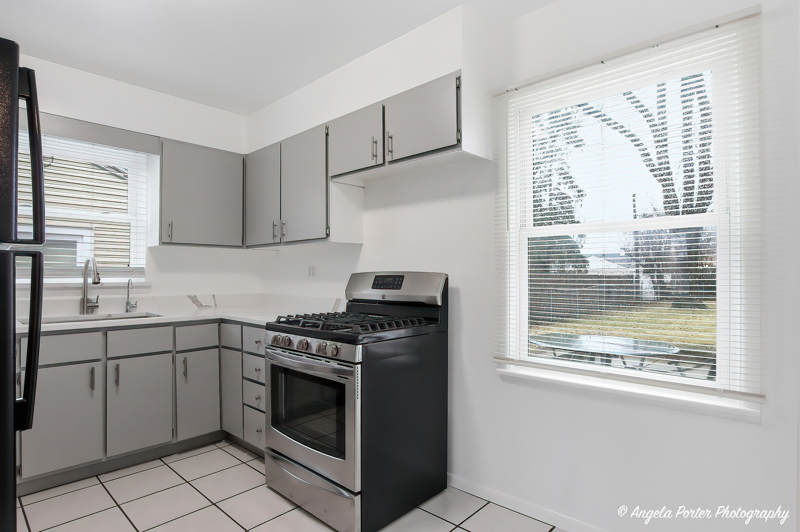 127 S Hawthorne Boulevard