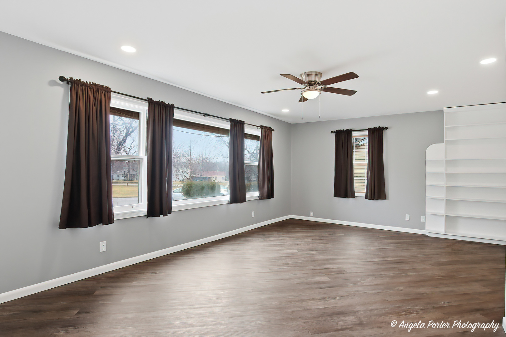 127 S Hawthorne Boulevard