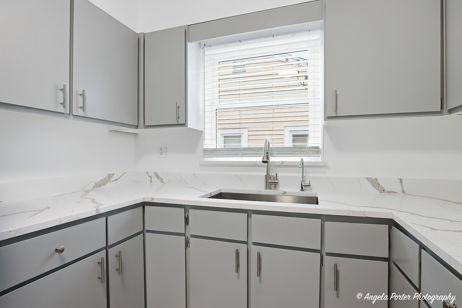 127 S Hawthorne Boulevard