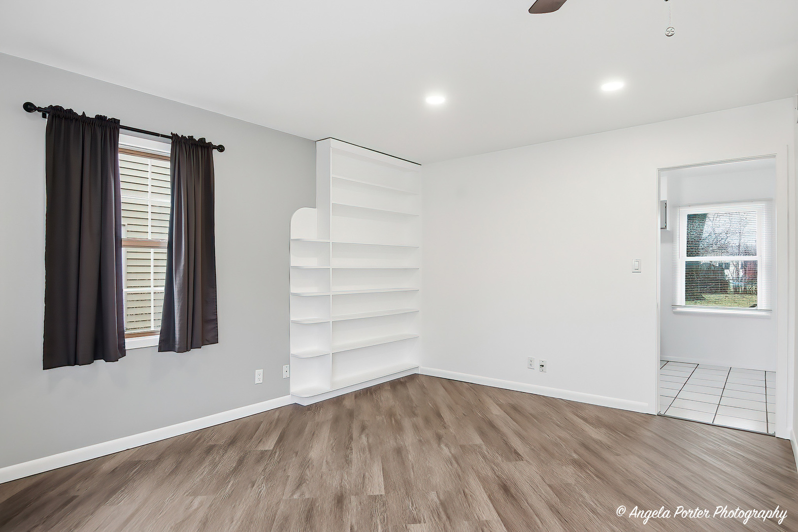 127 S Hawthorne Boulevard