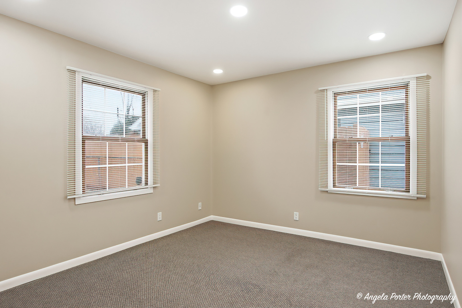 127 S Hawthorne Boulevard