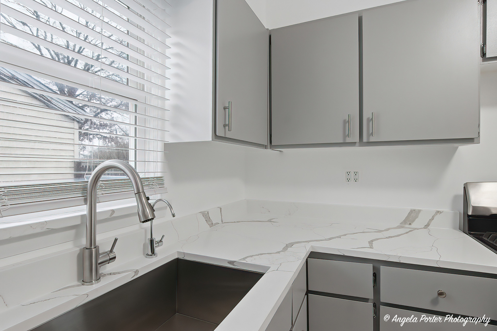 127 S Hawthorne Boulevard