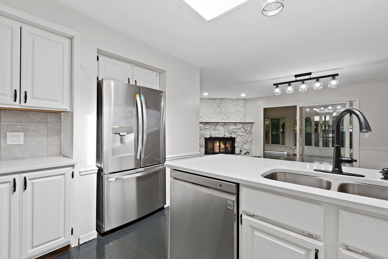 7 Woodhead Drive