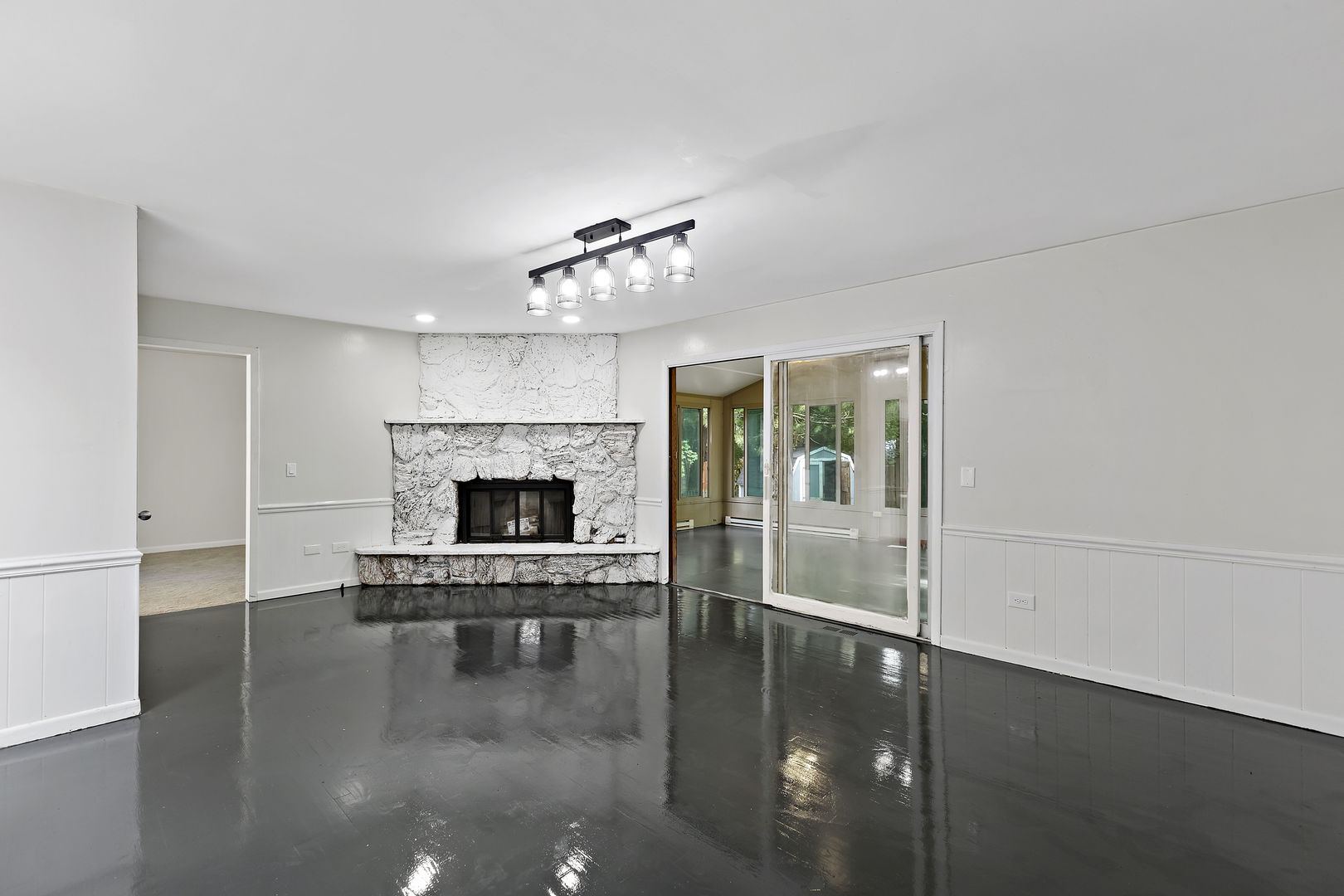 7 Woodhead Drive