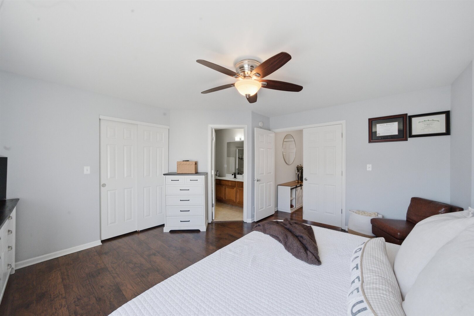 542 Cary Woods Circle